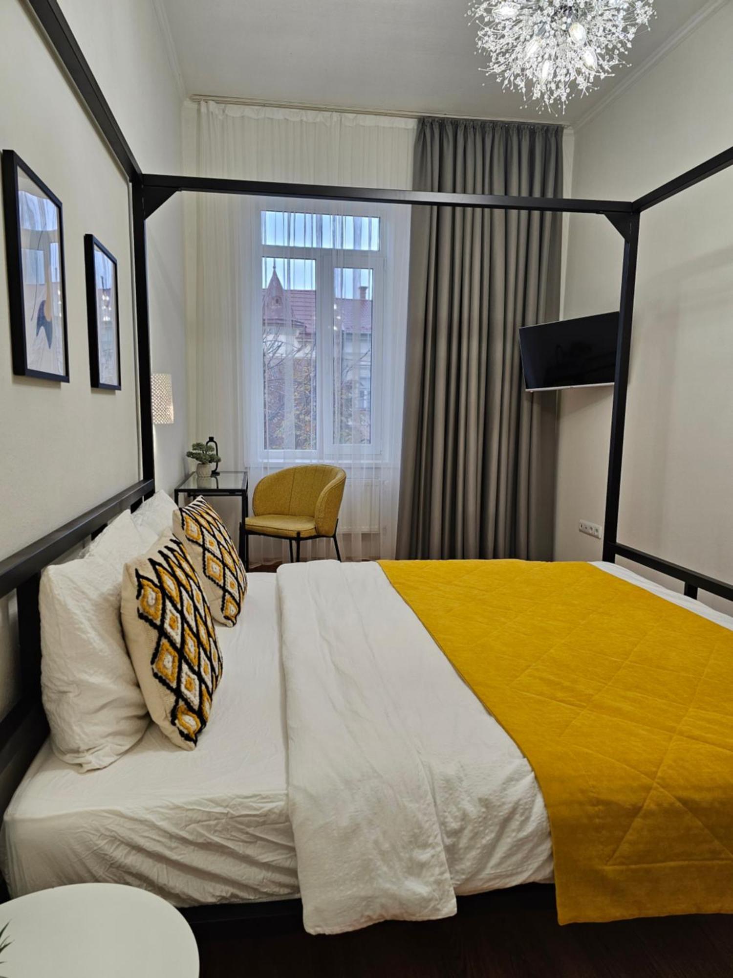 Best Apartments On Kyryla & Mefodia Mukatjevo Eksteriør billede