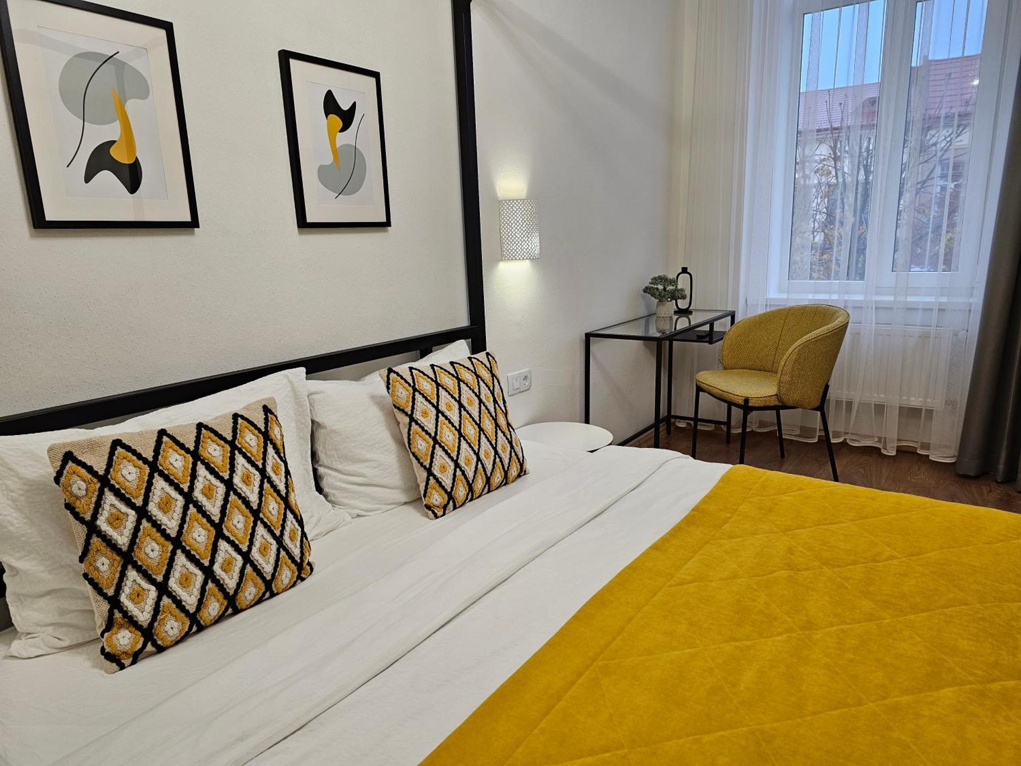 Best Apartments On Kyryla & Mefodia Mukatjevo Eksteriør billede
